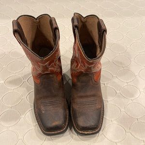 Boys ariat square toe boots.